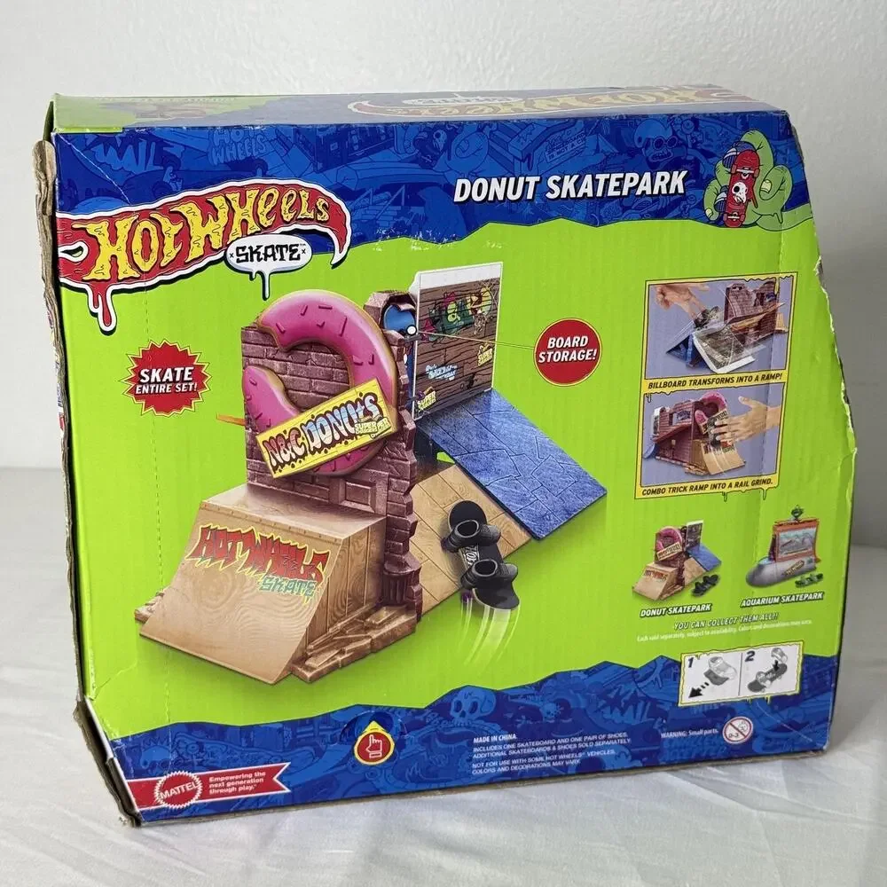 Hot Wheels Skate Donut Skatepark Tony Hawk Fingerboard Shoes Playset Toy Set